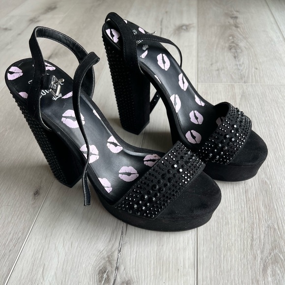 JUICY COUTURE black rhinestone platform heels strappy 8.5 - Picture 2 of 7